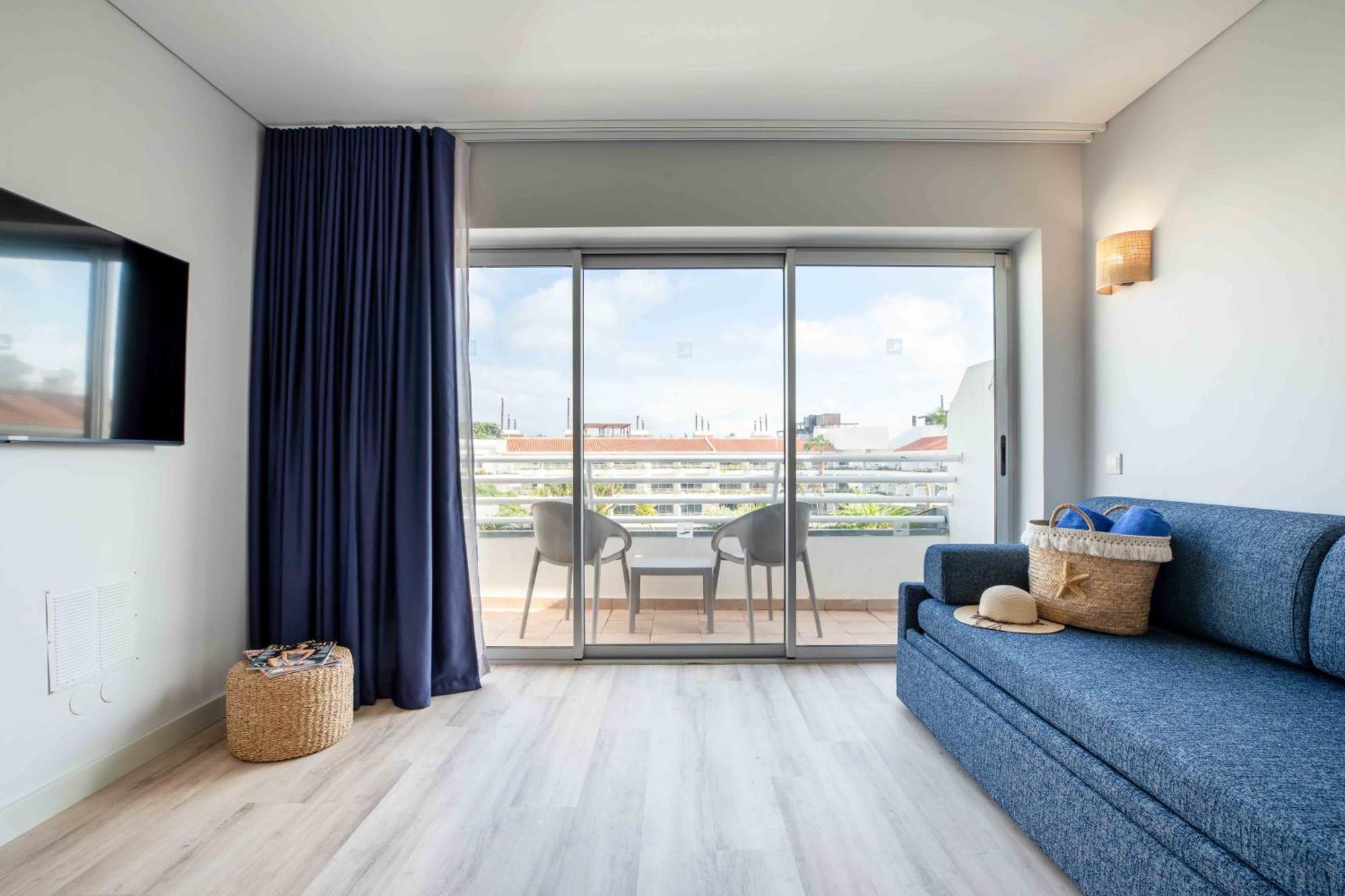 Suite - Vue sur Piscine