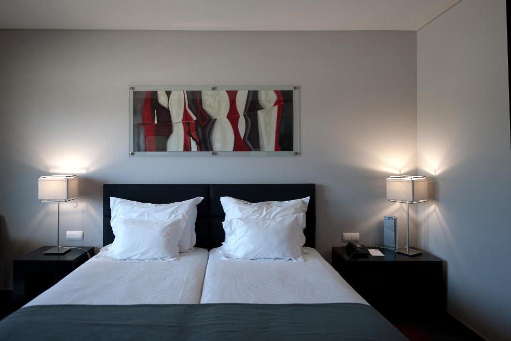 Twin Room with Extra Bed and Sea View (2 Adults + 1 Child),1472045068:JPEG
